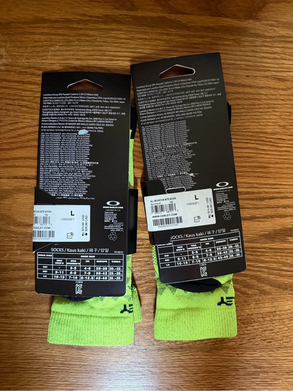 NWT Oakley 2 Pair all mountain Performance Crew Socks Mens Sz L 10-13 $30